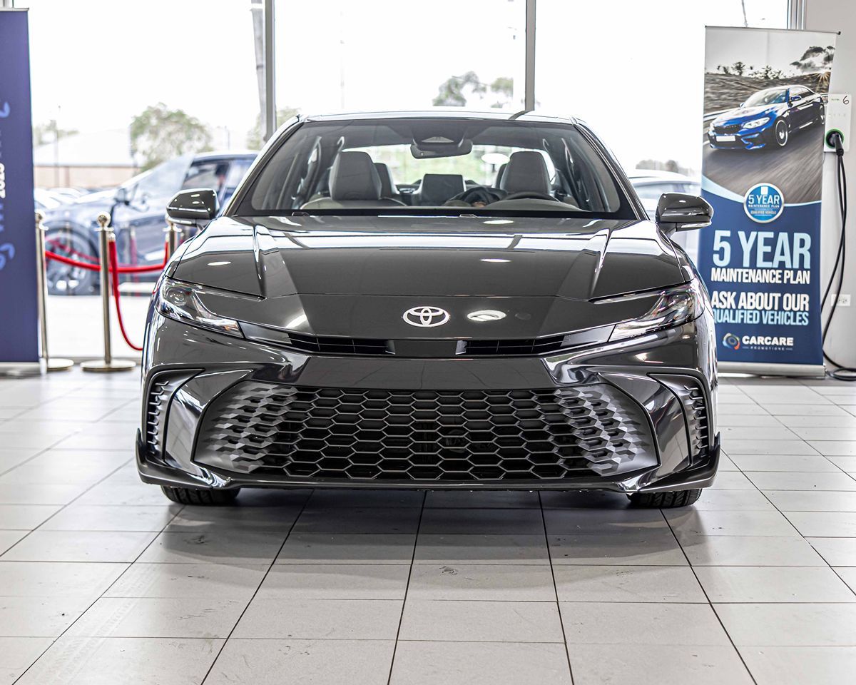 2026 Toyota Camry SE photo 2