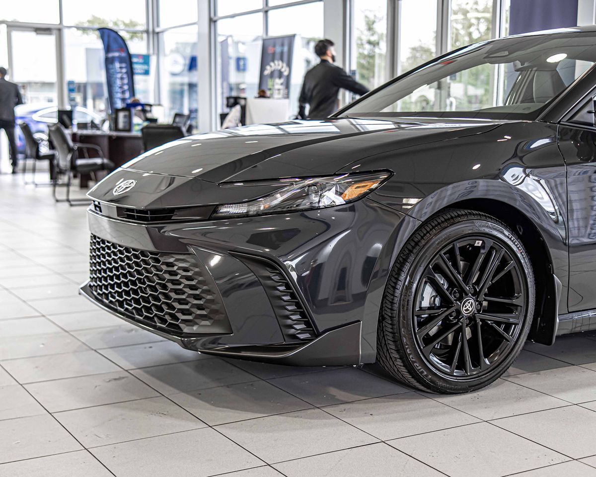 2026 Toyota Camry SE photo 4