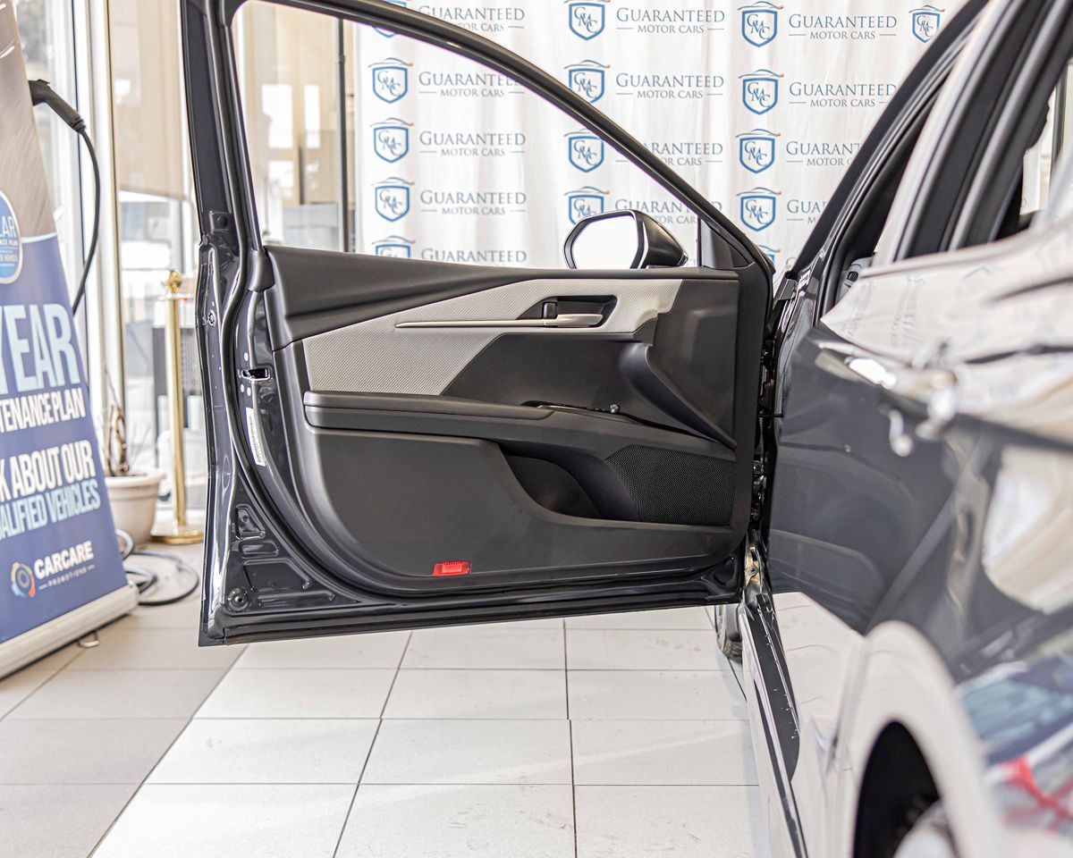 2026 TOYOTA CAMRY - Image 32