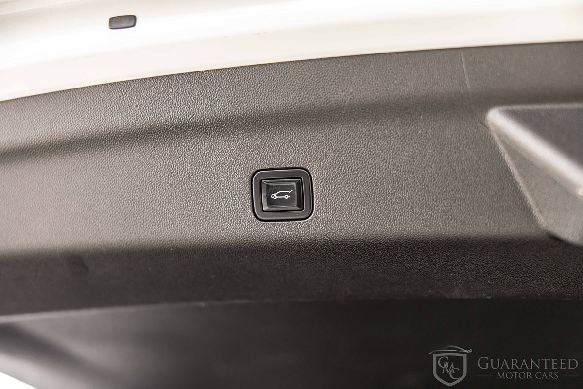 2022 CHEVROLET SUBURBAN - Image 18