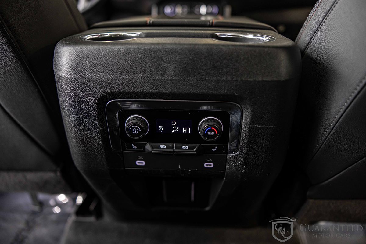 2022 CHEVROLET SUBURBAN - Image 37