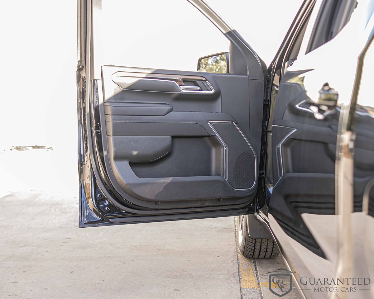 2023 CHEVROLET SILVERADO - Image 31