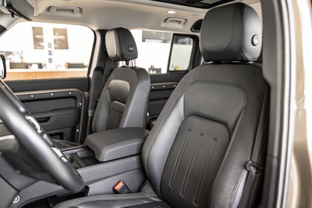 2020 LAND ROVER DEFENDER - Image 18