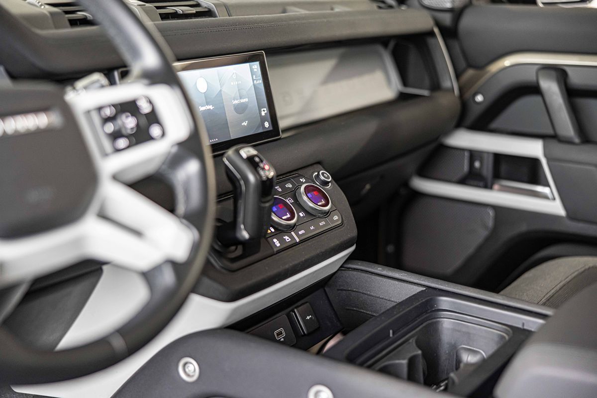 2020 LAND ROVER DEFENDER - Image 21