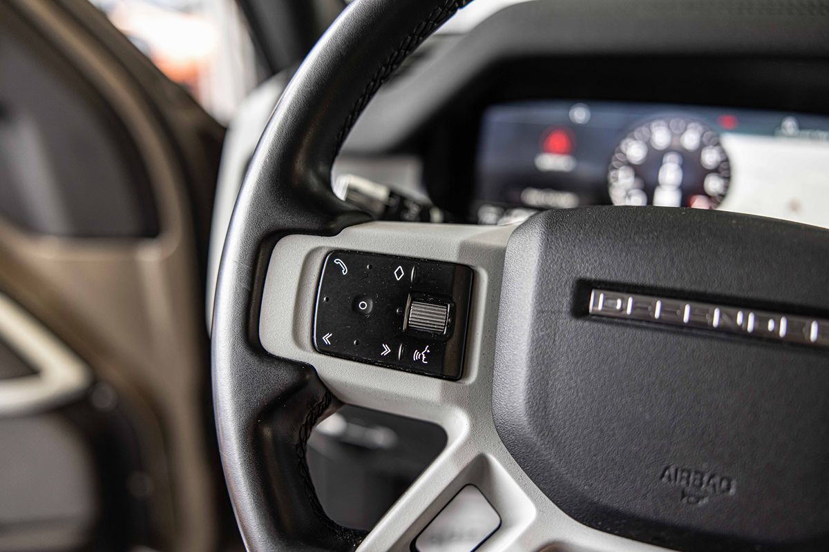 2020 LAND ROVER DEFENDER - Image 24