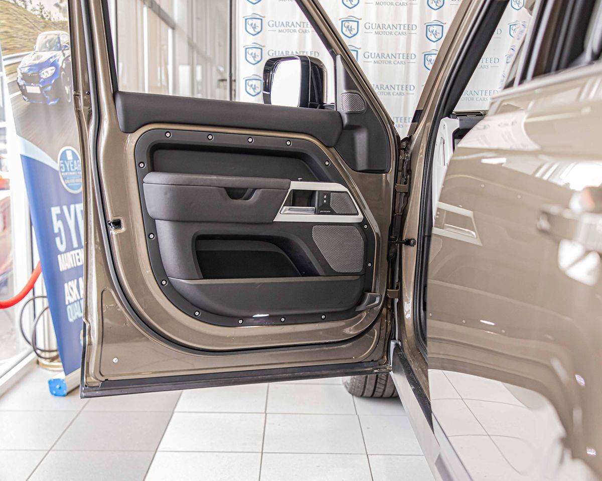 2020 LAND ROVER DEFENDER - Image 31