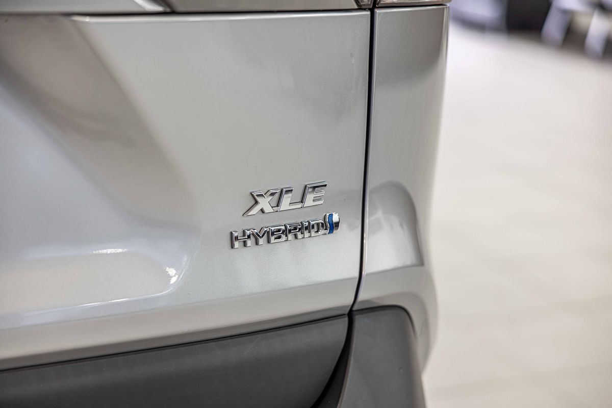 2024 TOYOTA RAV4 - Image 16