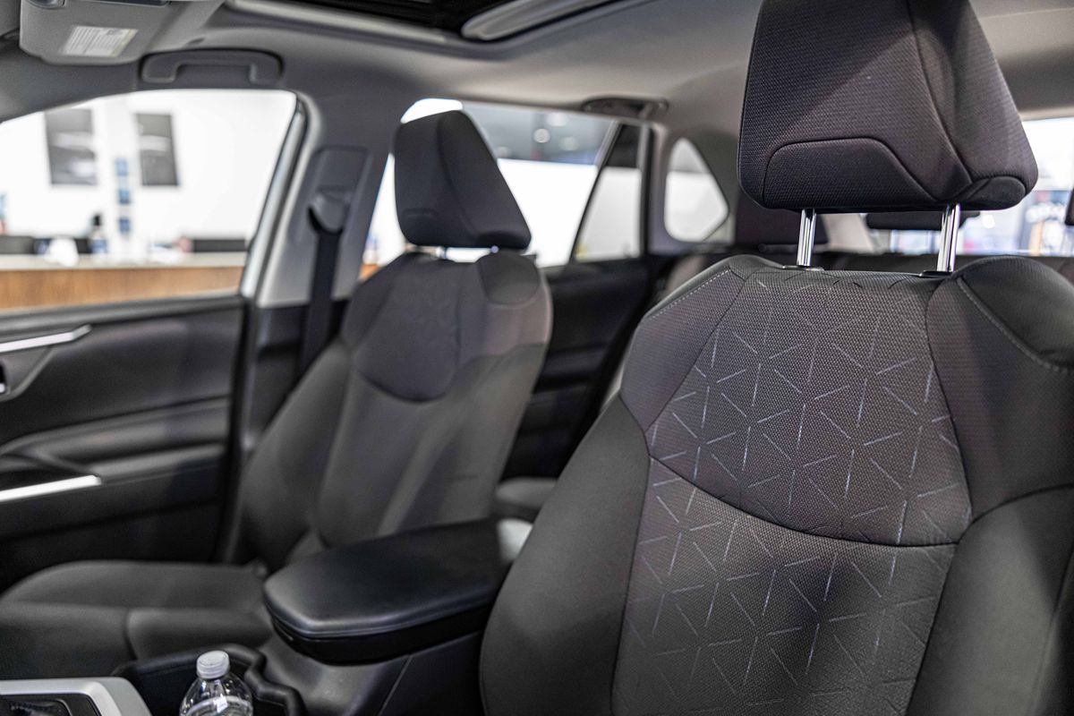 2024 TOYOTA RAV4 - Image 19