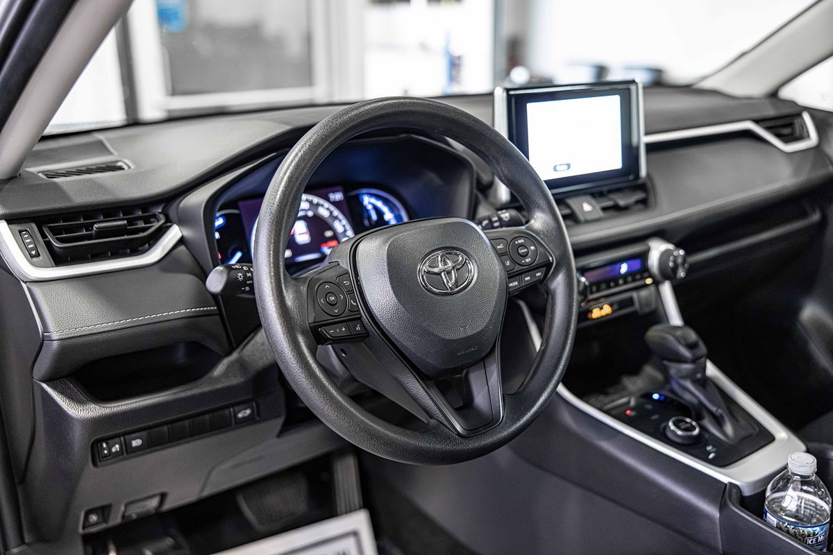 2024 TOYOTA RAV4 - Image 21