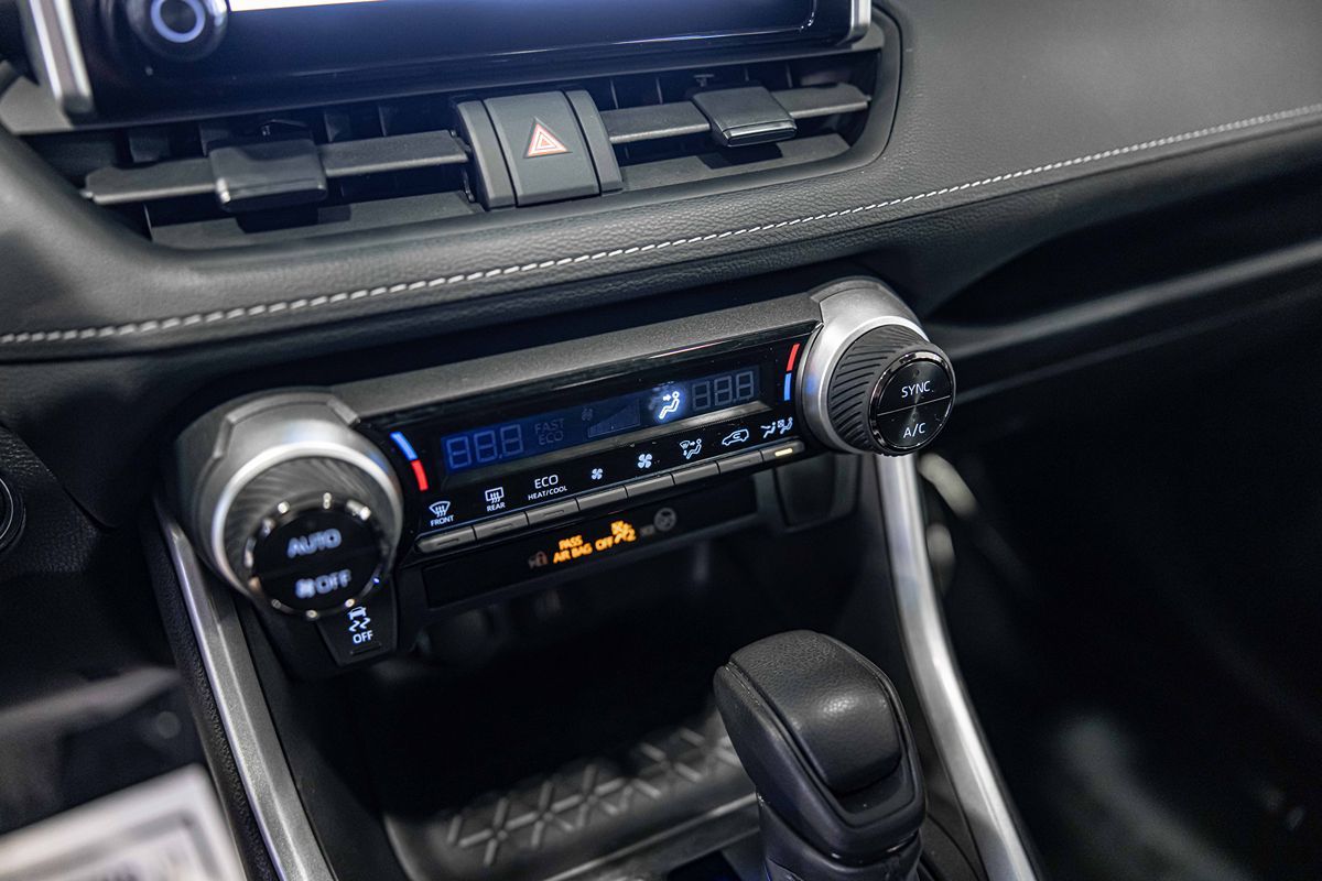 2024 TOYOTA RAV4 - Image 26