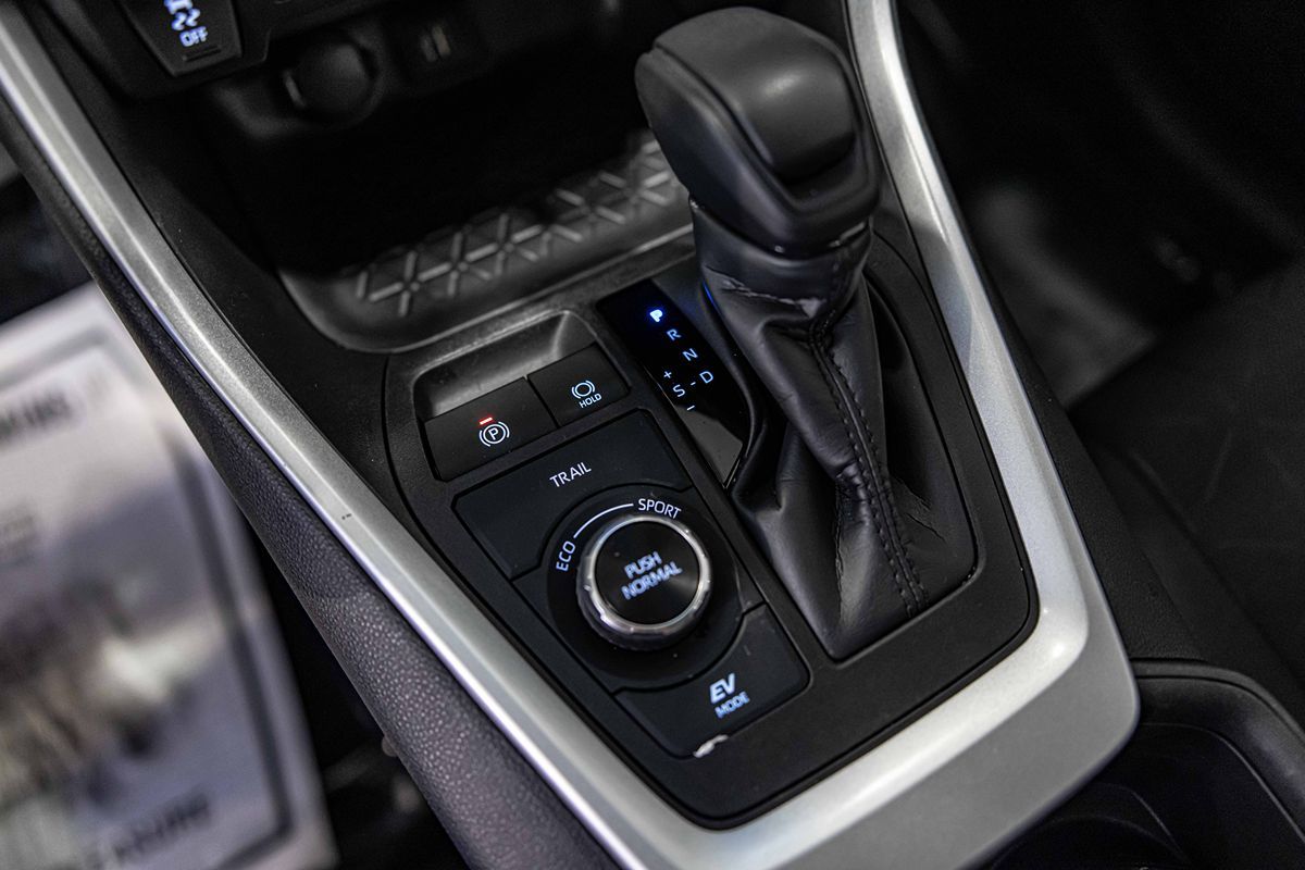 2024 TOYOTA RAV4 - Image 27