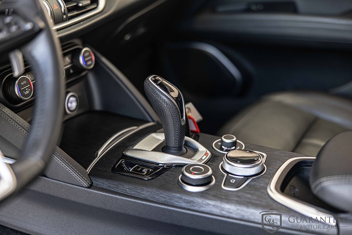 2022 ALFA ROMEO STELVIO - Image 23