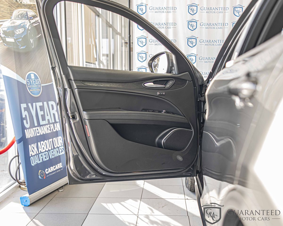 2022 ALFA ROMEO STELVIO - Image 32