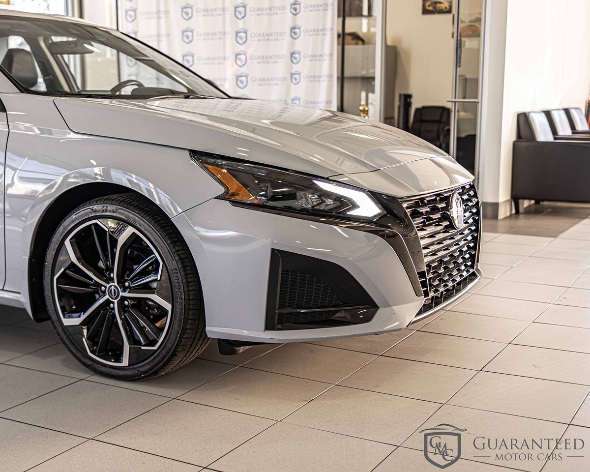 2023 Nissan Altima 2.5 SR photo 3