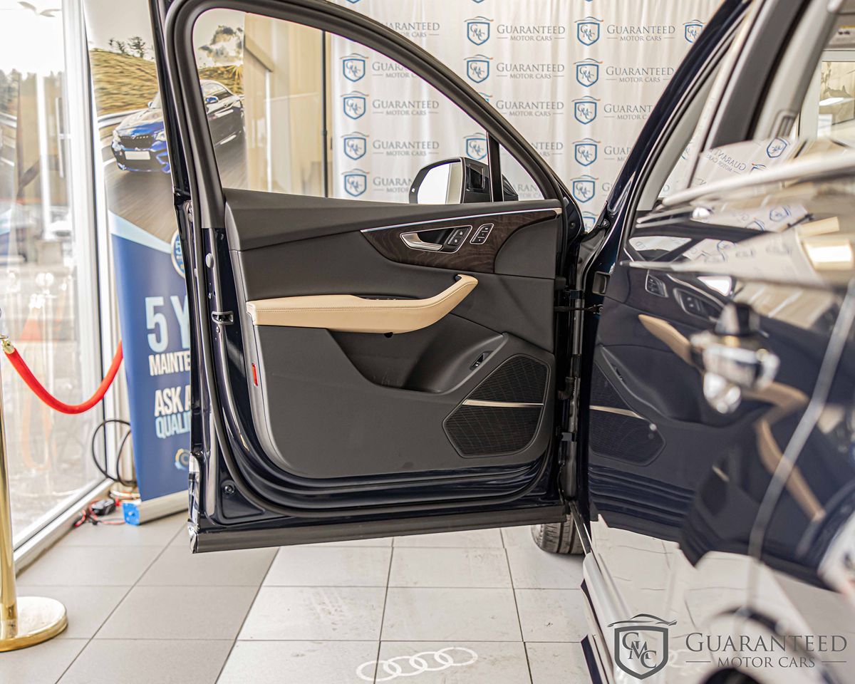 2025 AUDI Q7 - Image 32