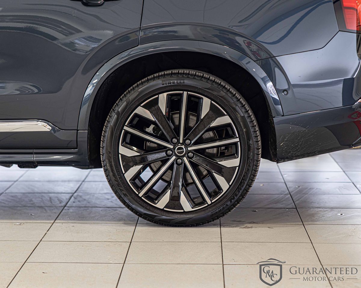 2025 VOLVO XC90 - Image 8