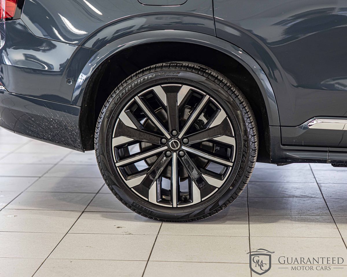 2025 VOLVO XC90 - Image 12
