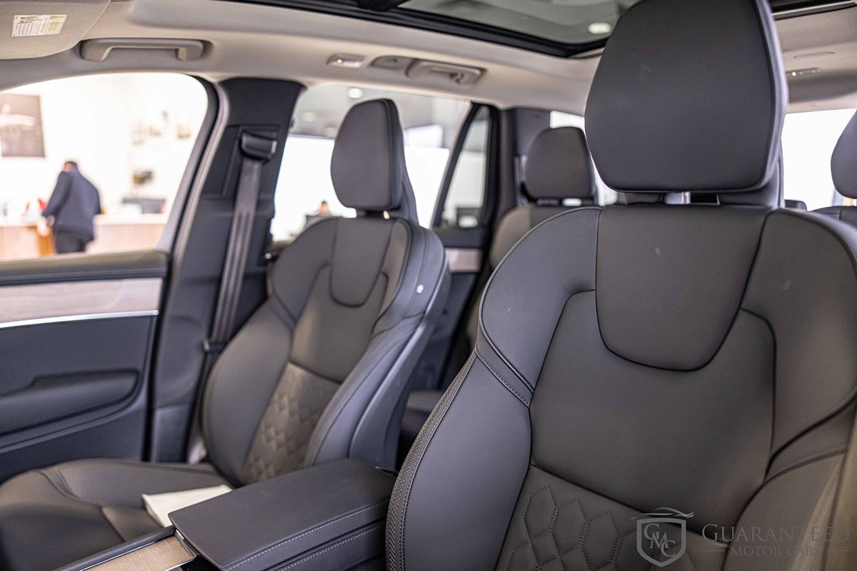 2025 VOLVO XC90 - Image 20