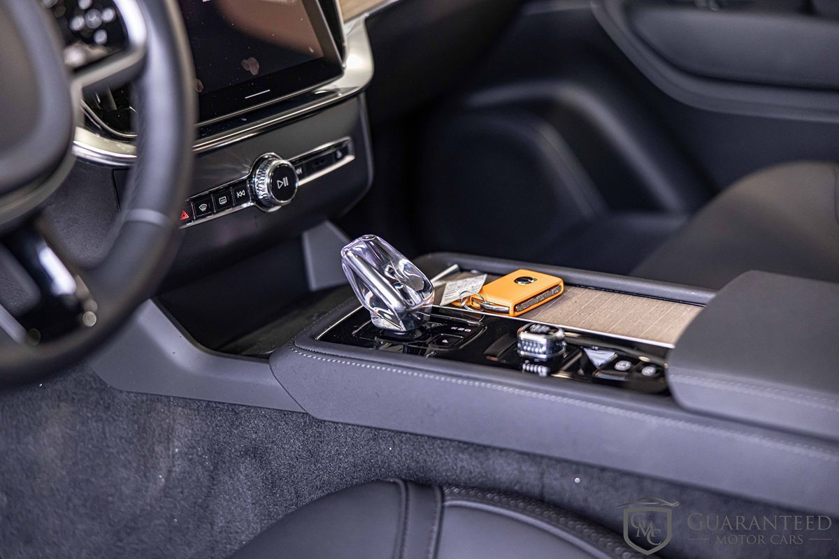 2025 VOLVO XC90 - Image 23