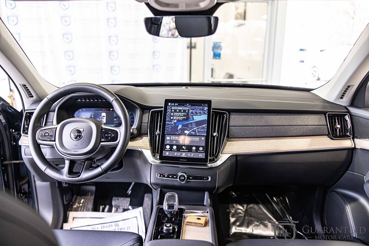 2025 VOLVO XC90 - Image 37