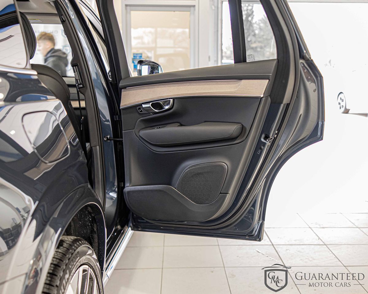 2025 VOLVO XC90 - Image 41