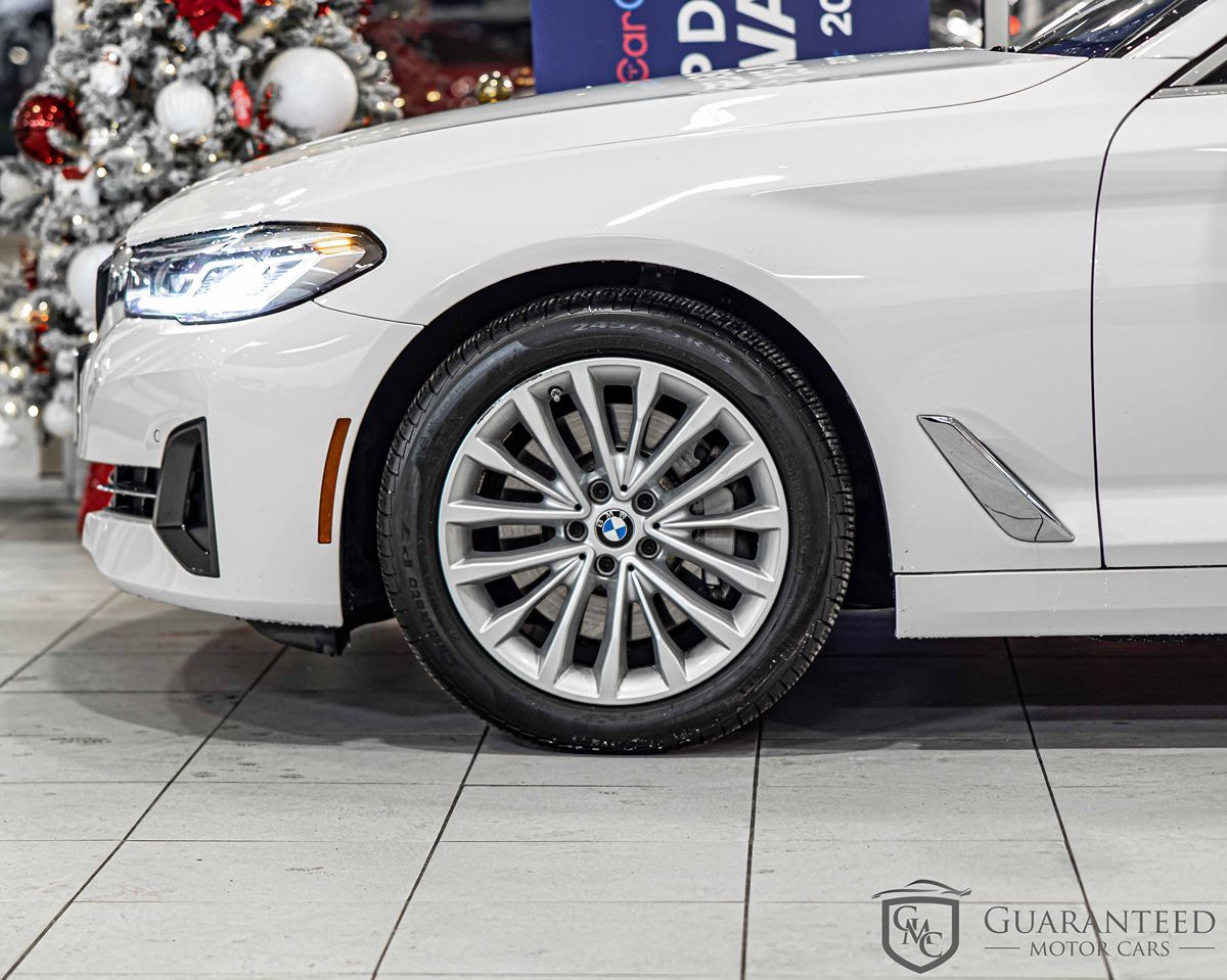 2022 BMW 530I - Image 9