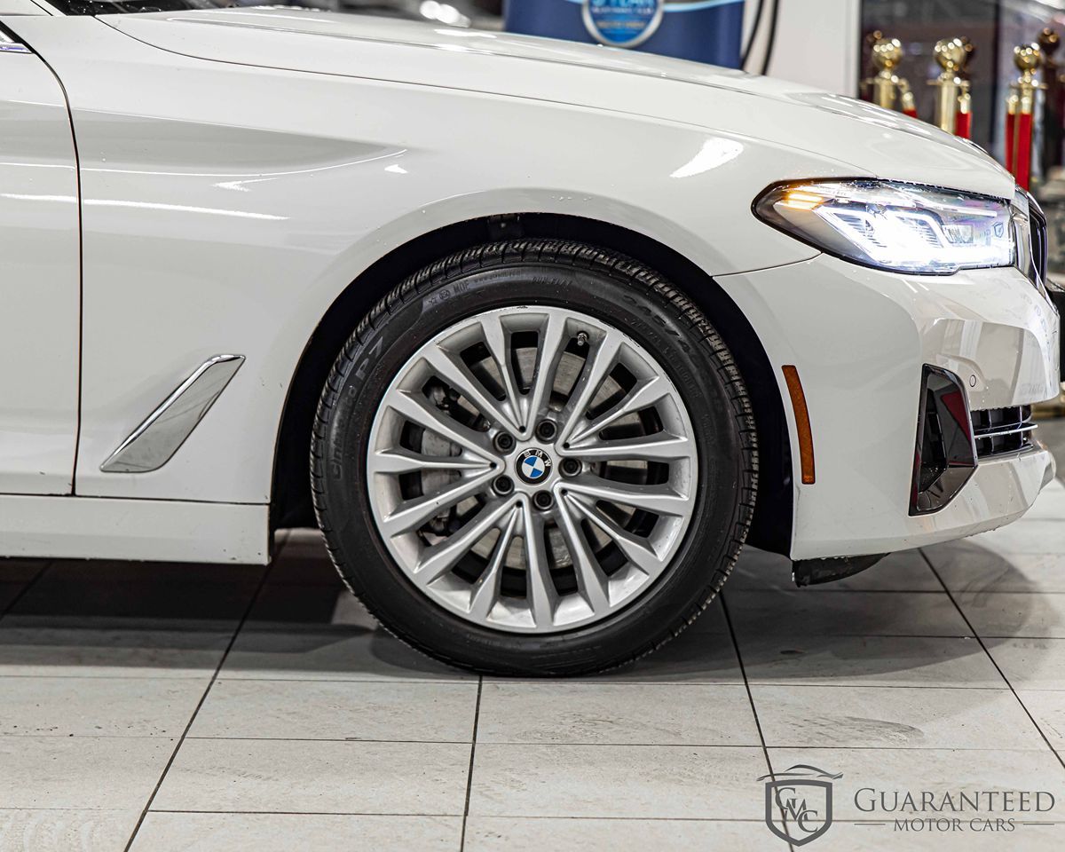 2022 BMW 530I - Image 11