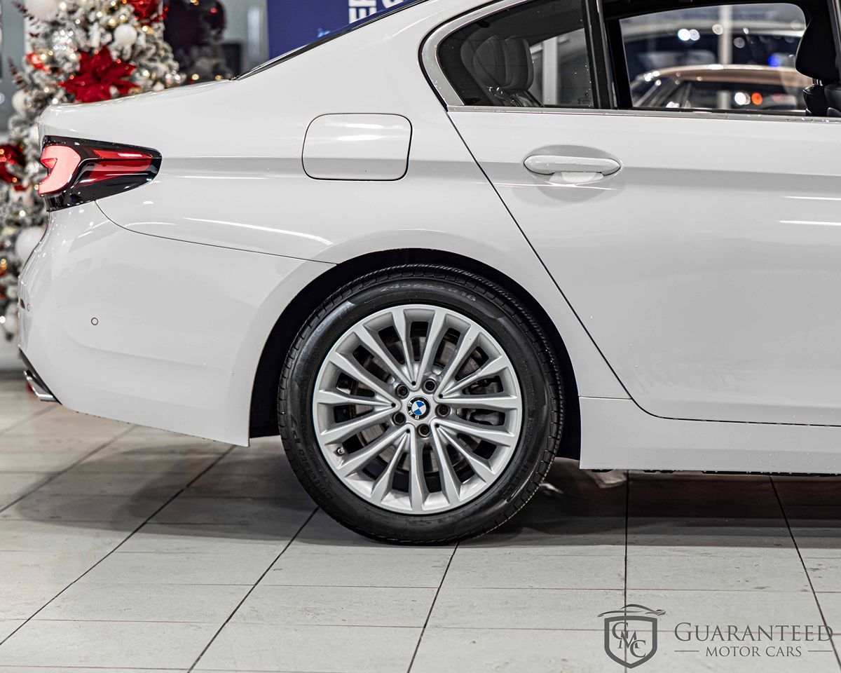 2022 BMW 530I - Image 12