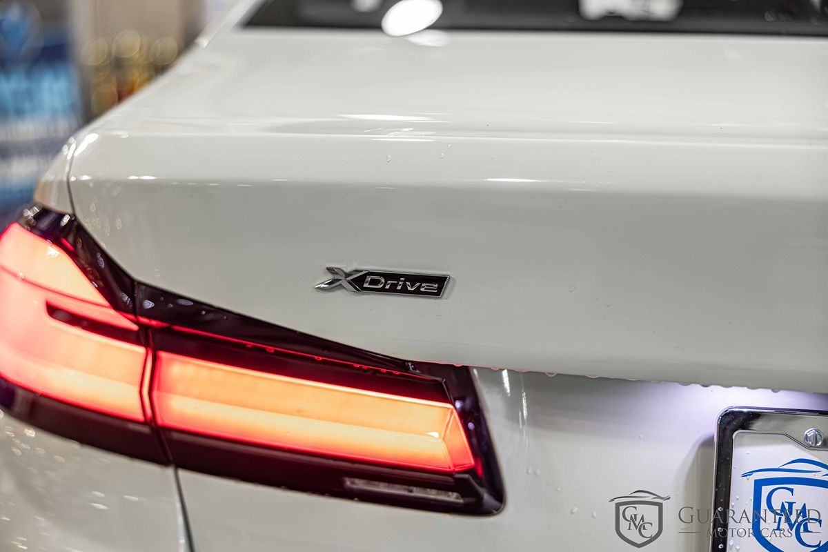 2022 BMW 530I - Image 16