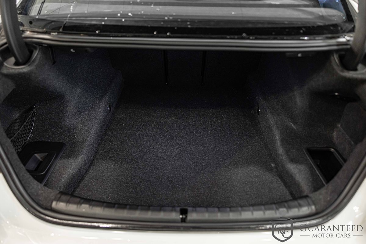 2022 BMW 530I - Image 18