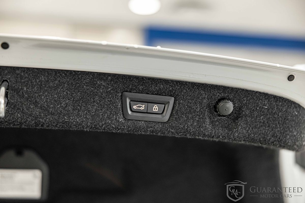 2022 BMW 530I - Image 19