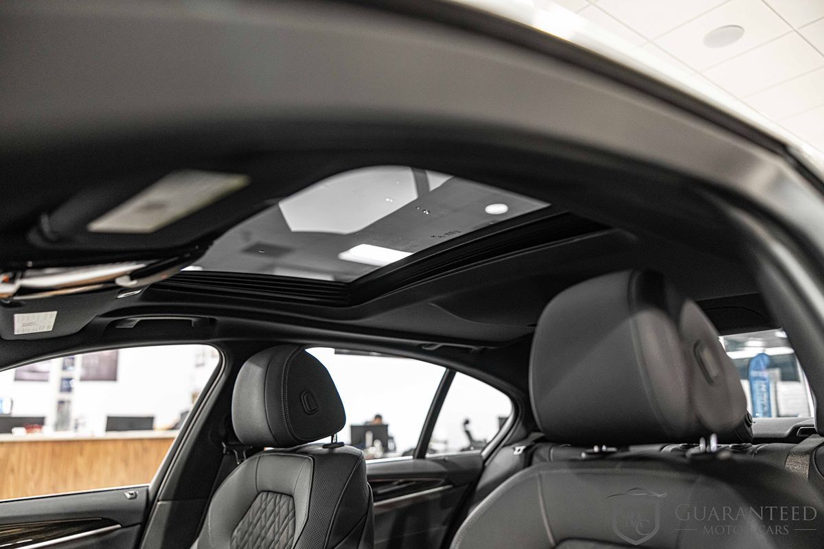 2022 BMW 530I - Image 21