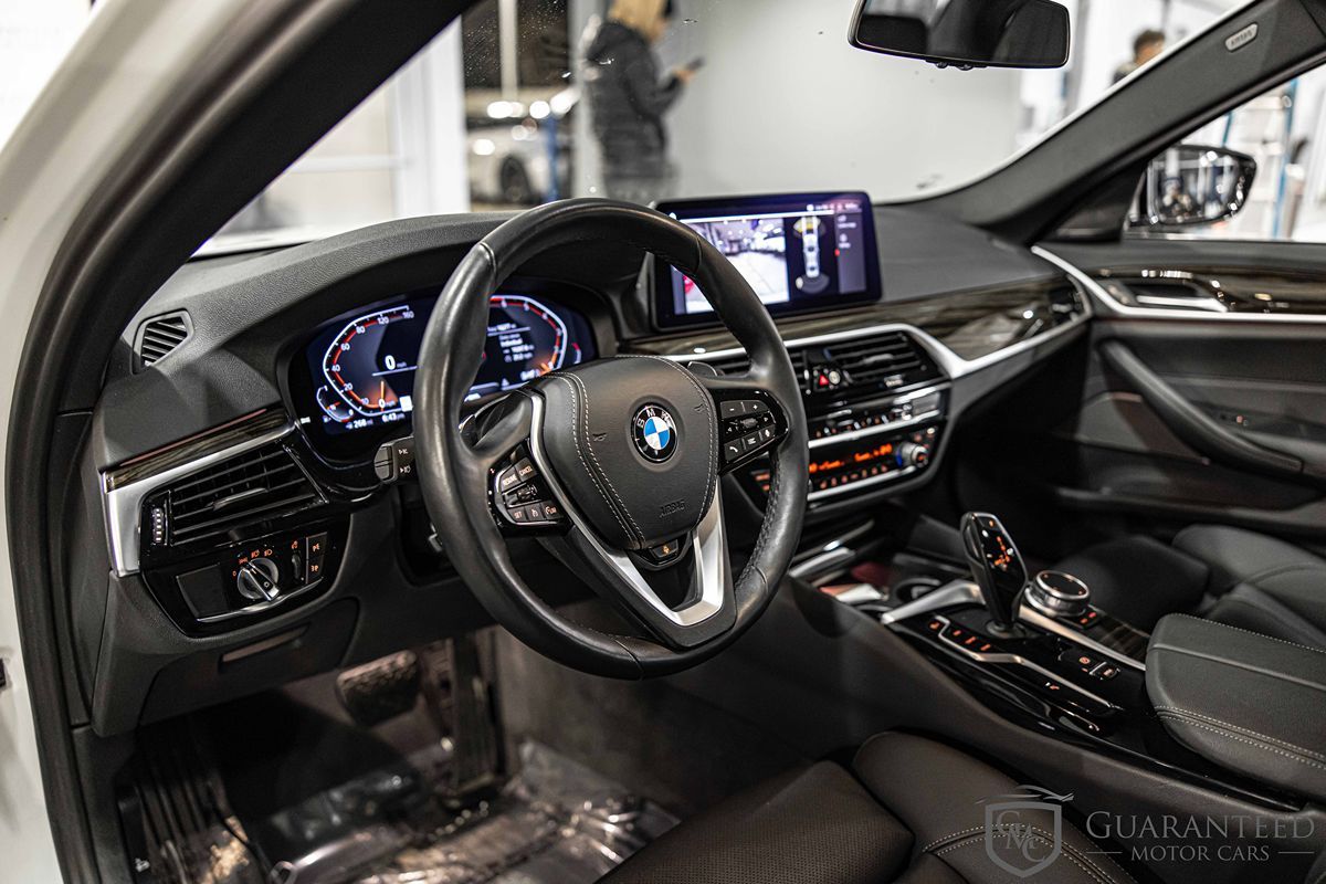 2022 BMW 530I - Image 22