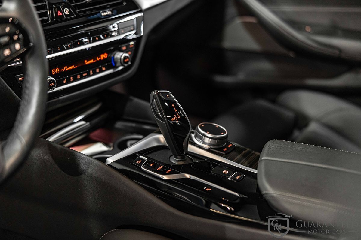 2022 BMW 530I - Image 24