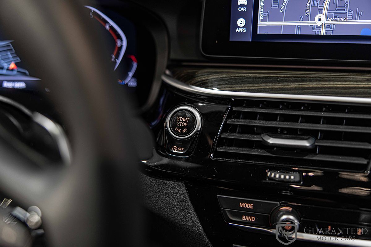 2022 BMW 530I - Image 30