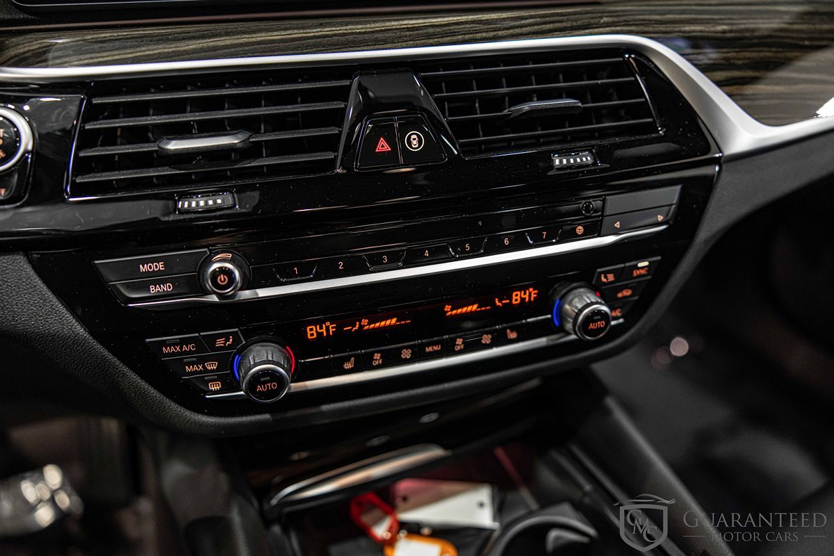 2022 BMW 530I - Image 31