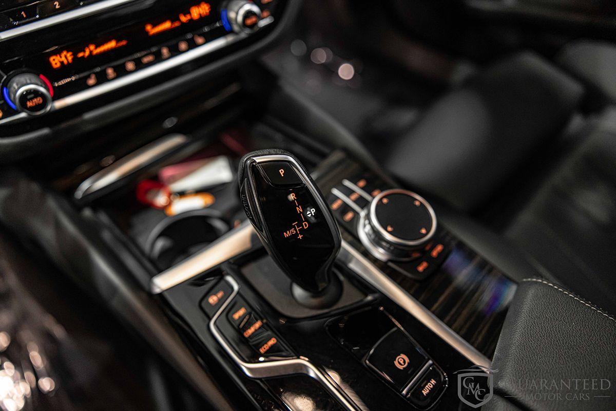 2022 BMW 530I - Image 32