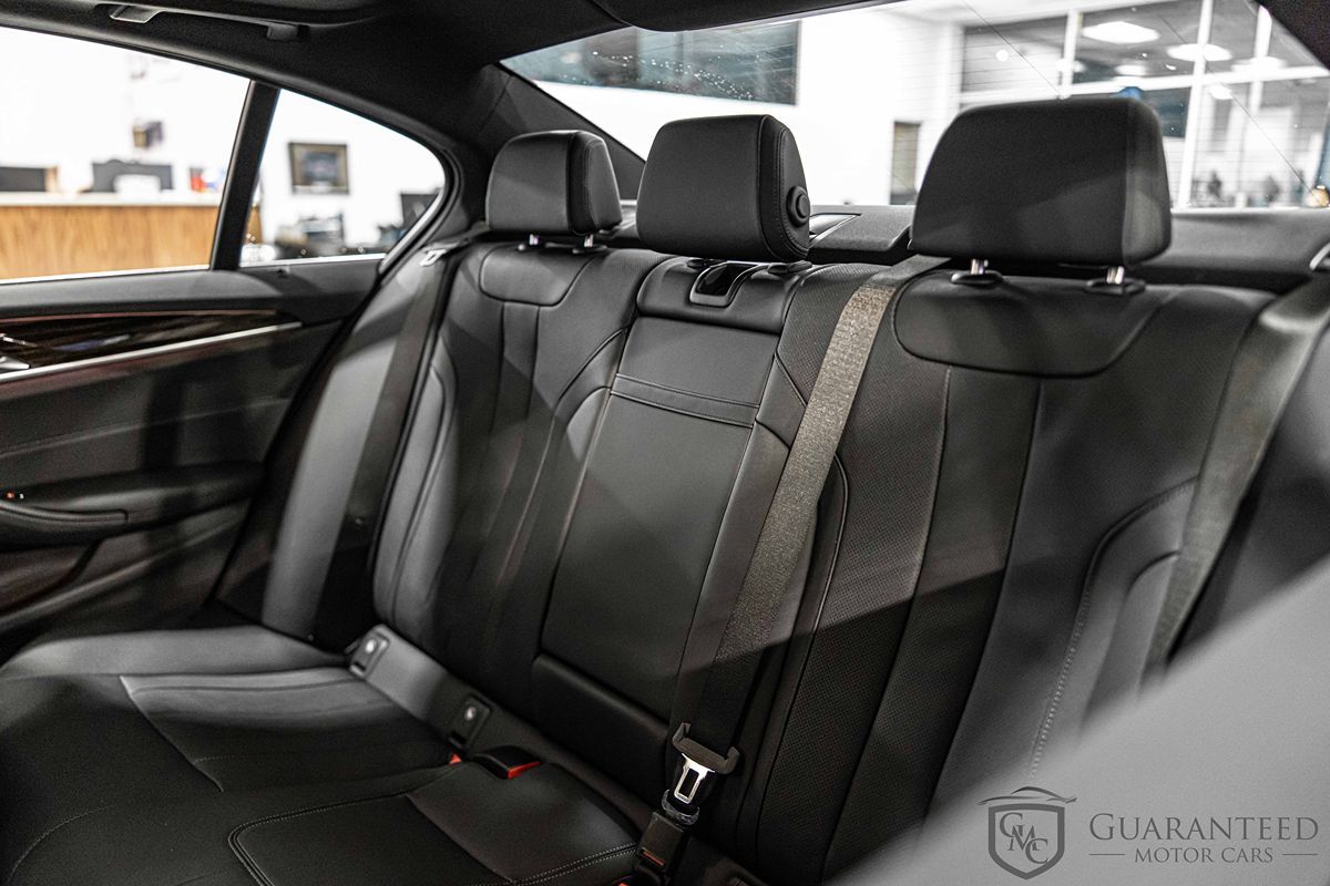 2022 BMW 530I - Image 36