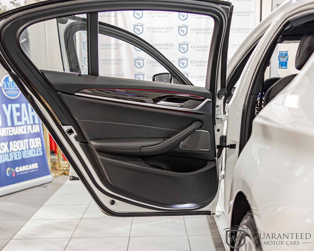 2022 BMW 530I - Image 38