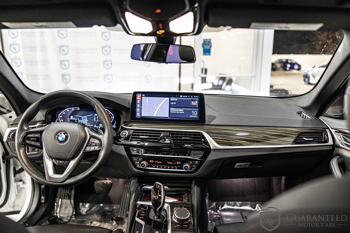 2022 BMW 530I - Image 39