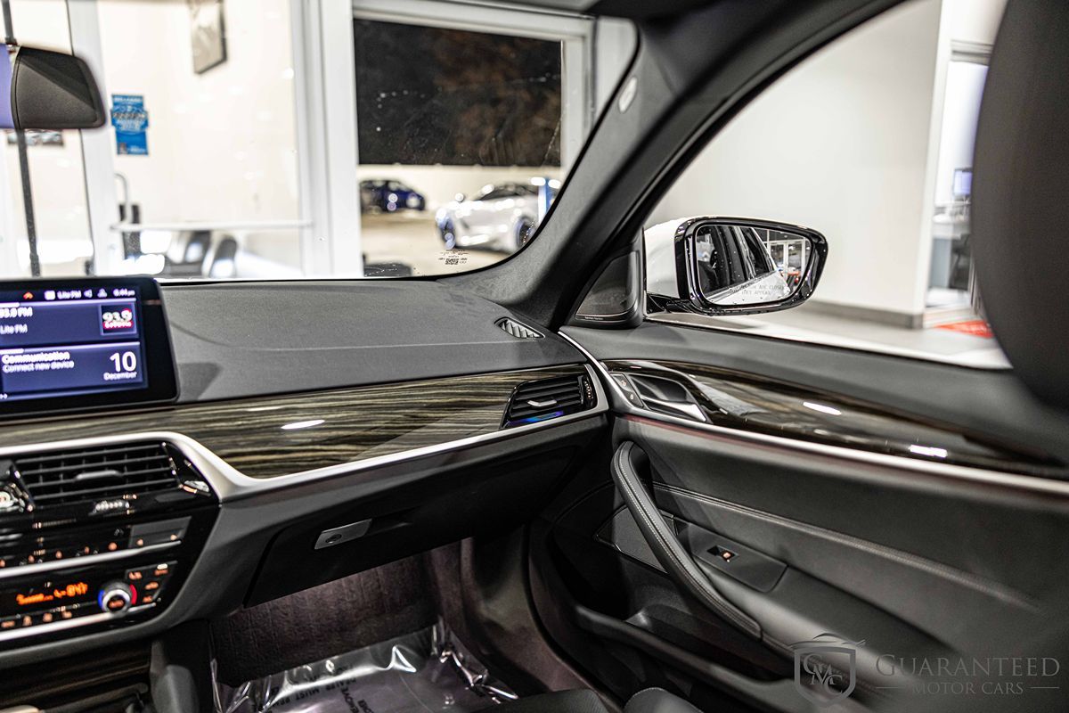 2022 BMW 530I - Image 42