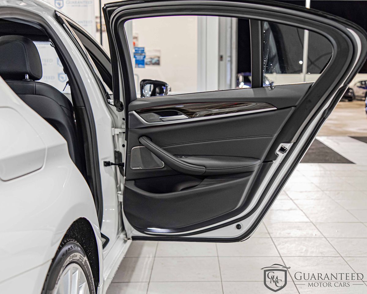 2022 BMW 530I - Image 43