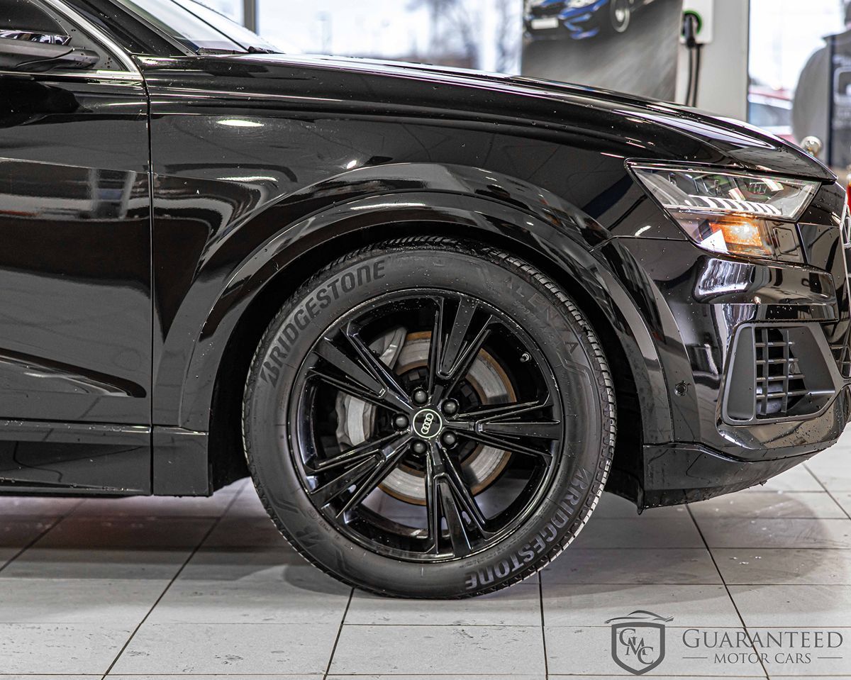 2023 AUDI Q8 - Image 11