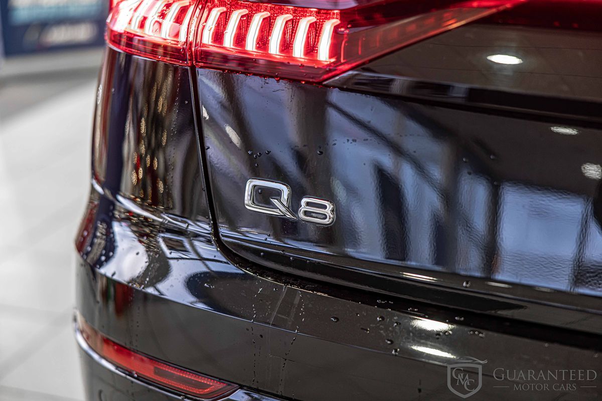 2023 AUDI Q8 - Image 16