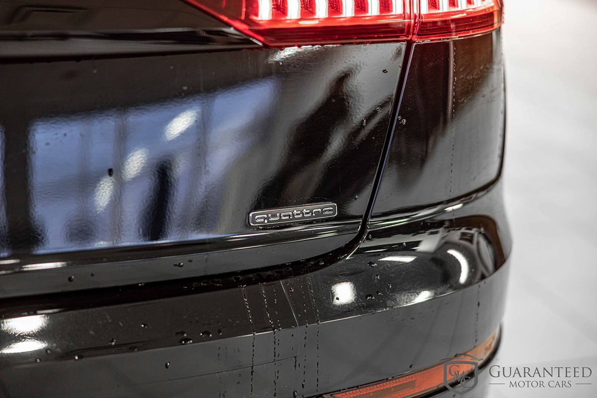 2023 AUDI Q8 - Image 17