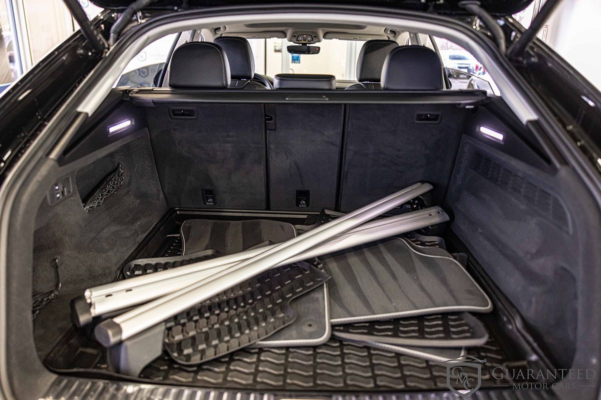 2023 AUDI Q8 - Image 18