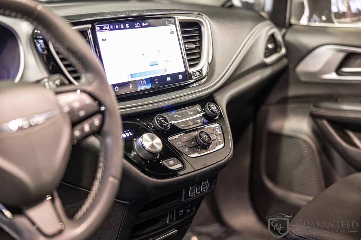 2022 CHRYSLER PACIFICA - Image 22