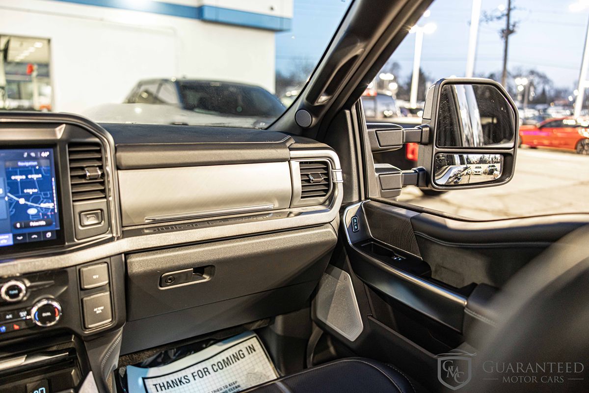 2025 FORD F-250 - Image 35