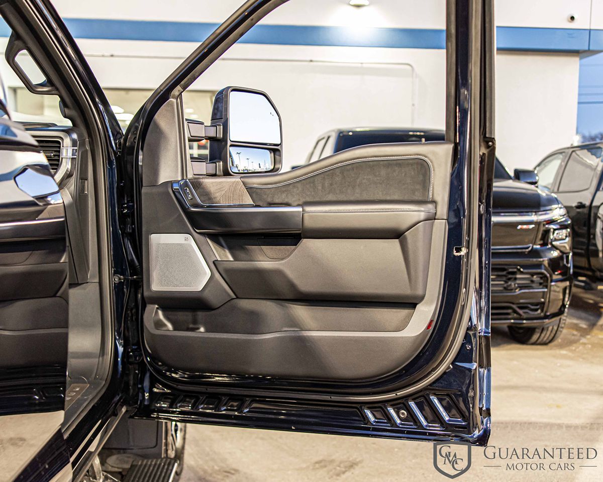 2025 FORD F-250 - Image 37