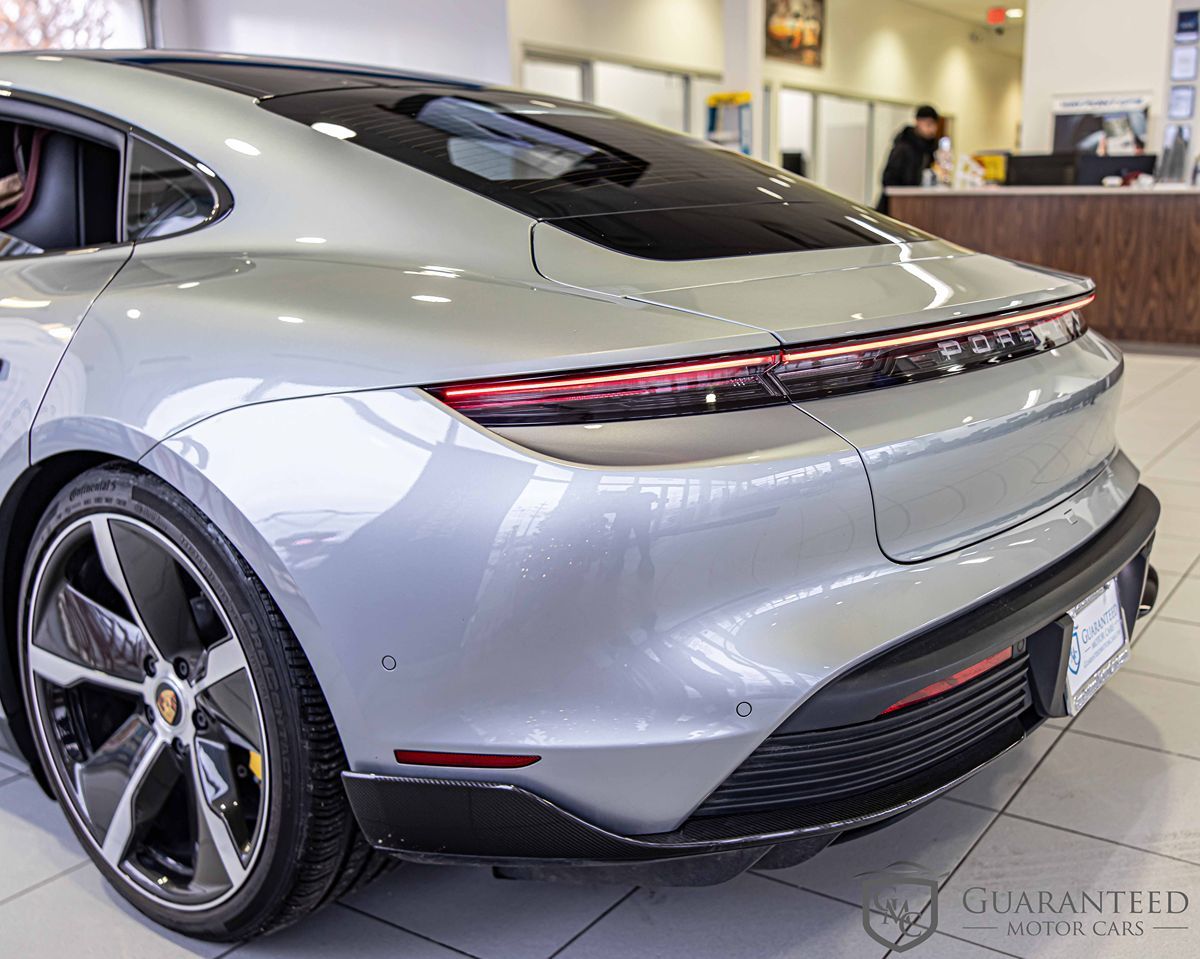 2020 PORSCHE TAYCAN - Image 16